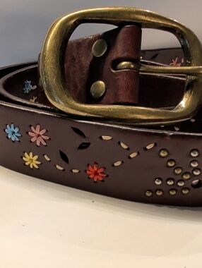 Brown Floral-Accent Leather Belt with Antiqued Brass Buckle